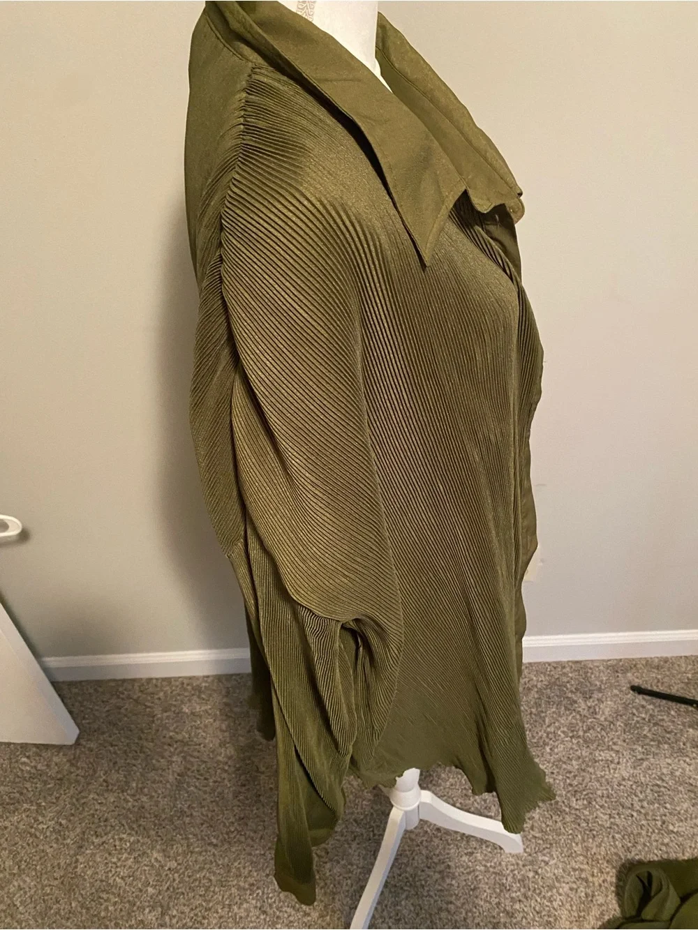 Olive Green Pleated Plisse Button-Up Blouse & Pant Set Size USA 26 NWT